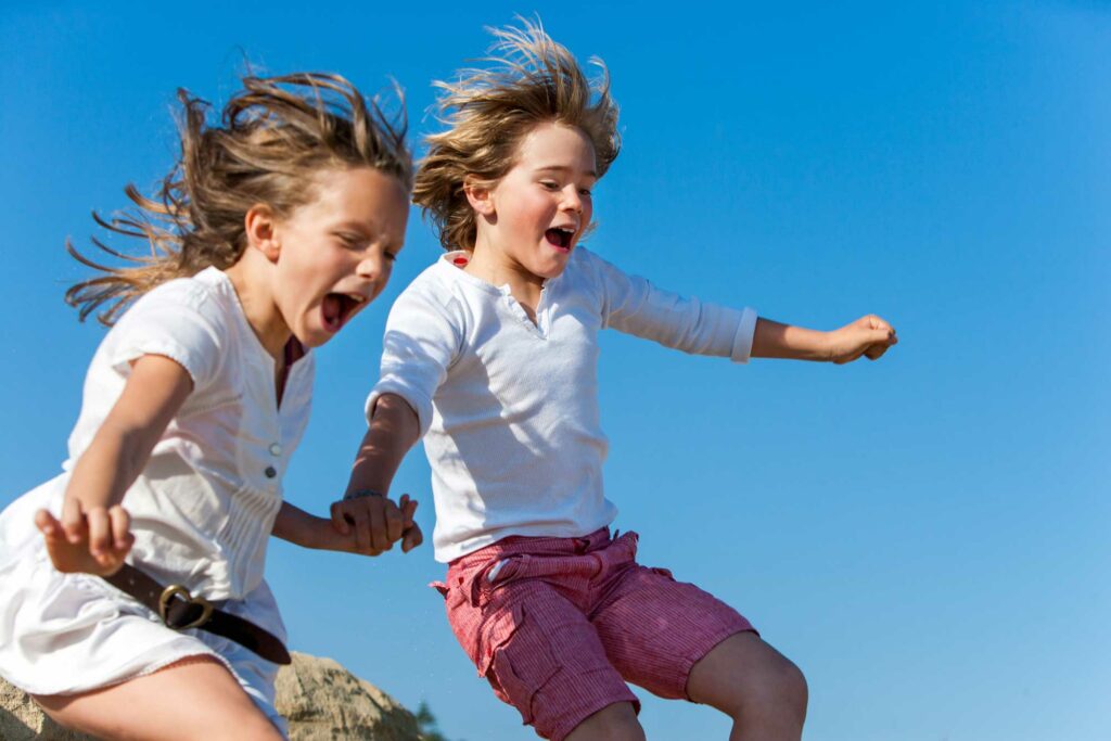 spielende Kinder
